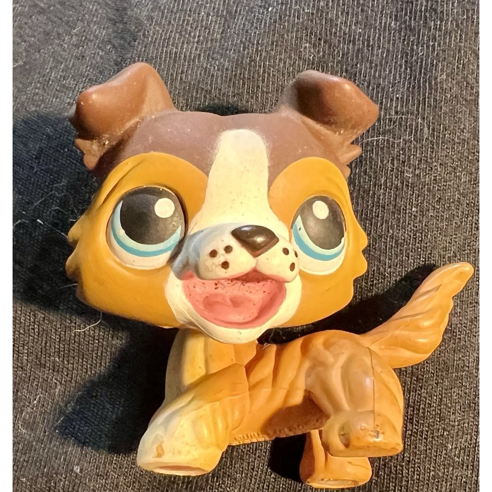 Hasbro Littlest Pet Shop Collie Dog Figure‎ 2005 Brown Tan Blue Eyes Toy